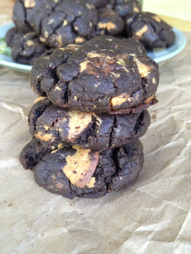 Flourless-Peanut-Butter-Chocolate-Reese's-Stuffed-Cookies-Front