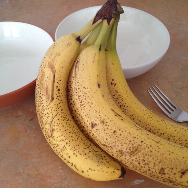 Gluten-Free-Banana-Sweetened-Oatmeal-Ripe-Bananas